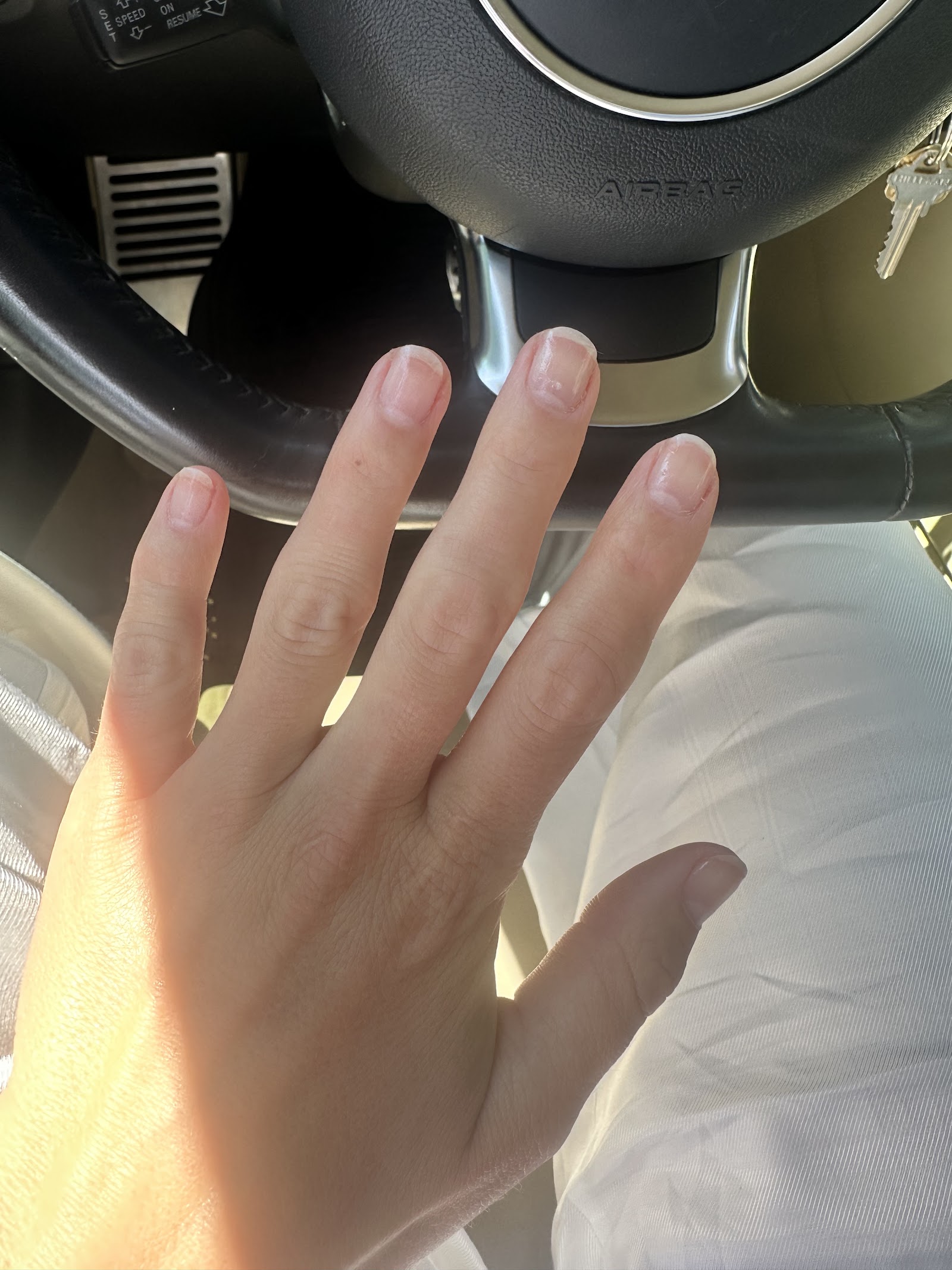 Essence Nail Lounge nail photo 6