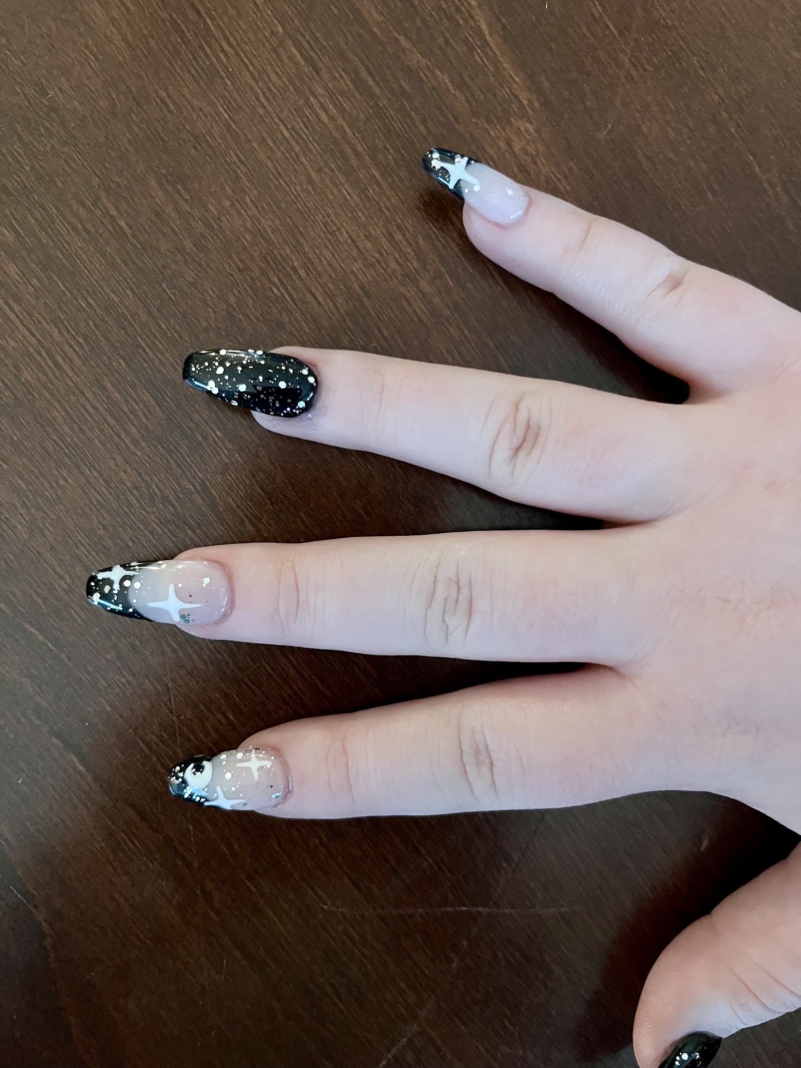 Essence Nail Lounge nail photo 8